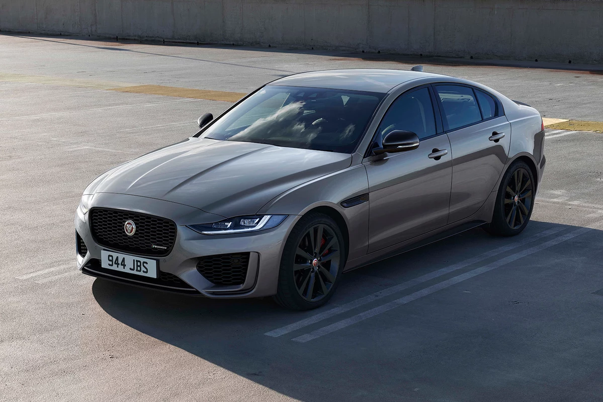 Jaguar XE I FL2 D200 MHEV 204 KM