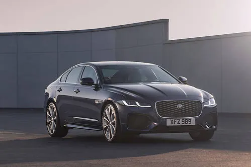 Jaguar XF P300 300 KM 2021