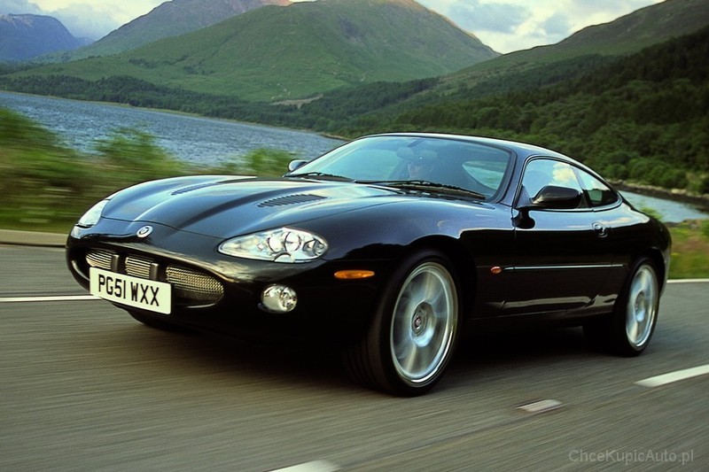 Jaguar XK X100 4.0 363 KM