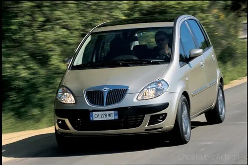 Lancia Musa 1.4 16V 95 KM 2004