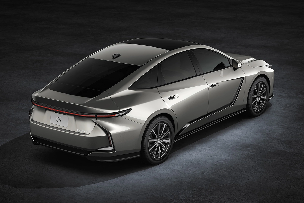 Lexus ES VIII 300h 201 KM