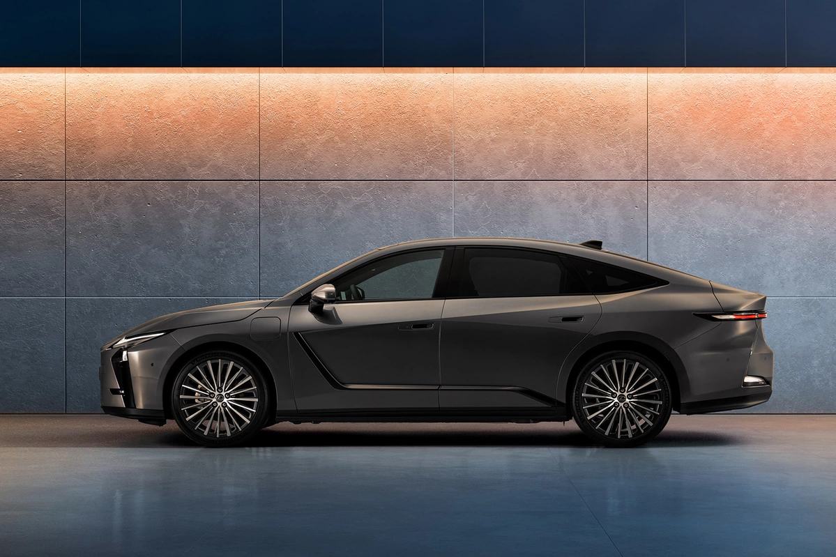 Lexus ES VIII 350e 224 KM