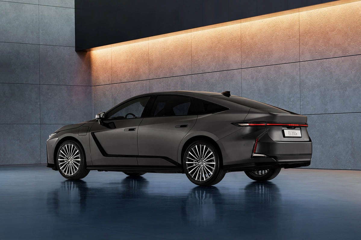 Lexus ES VIII 350e 224 KM