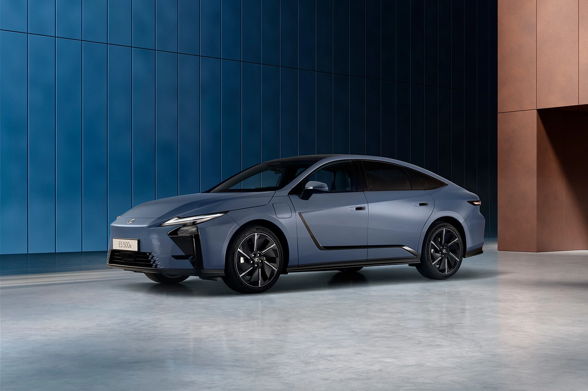 Lexus ES VIII 500e 343 KM