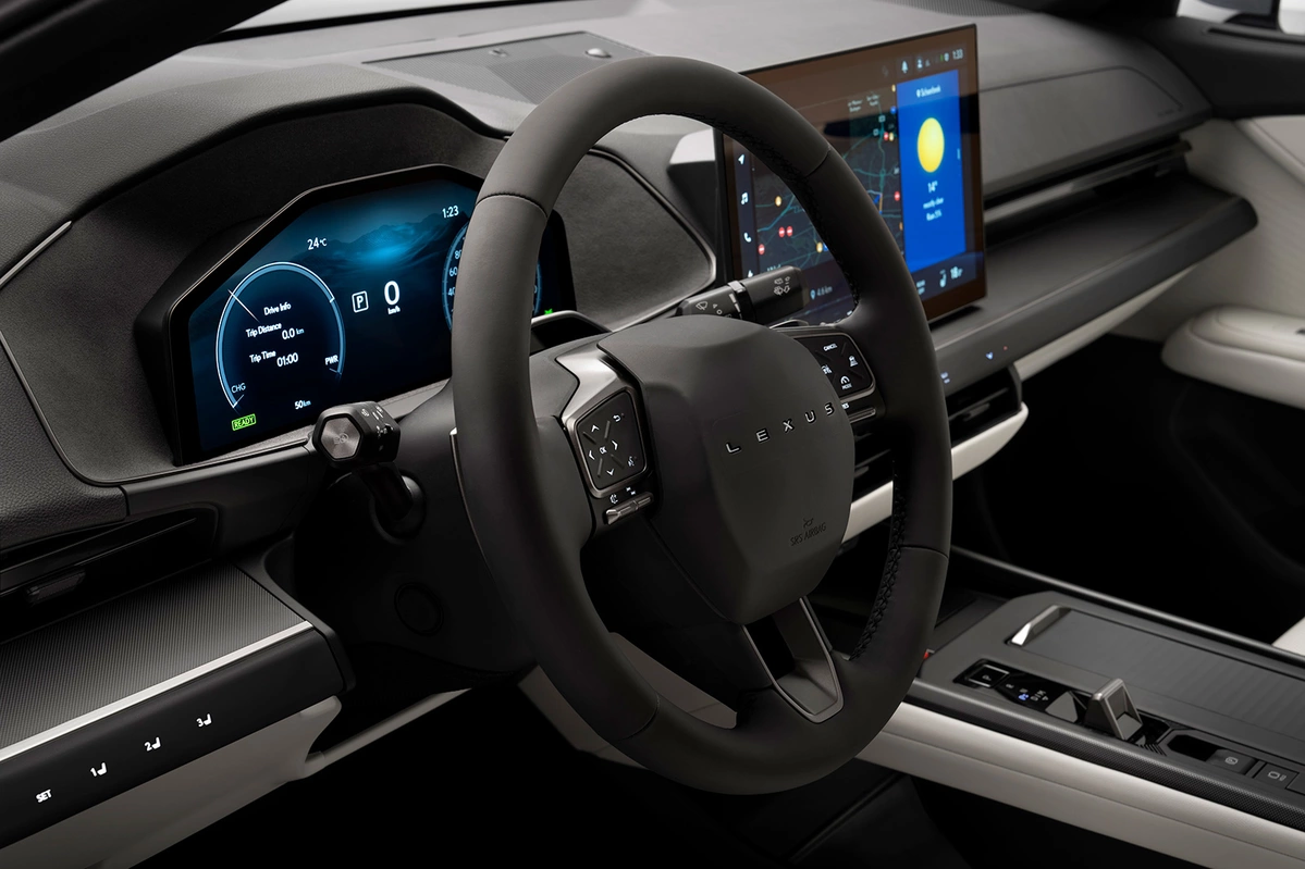 Lexus ES VIII 500e 343 KM