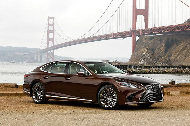 Lexus LS V