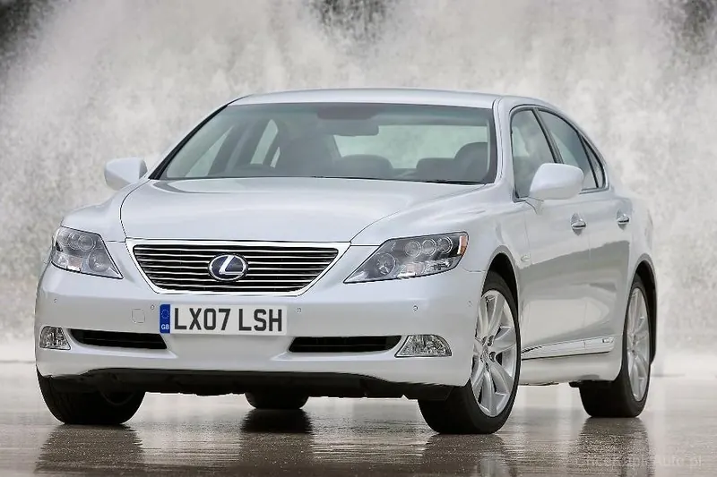 Lexus LS IV