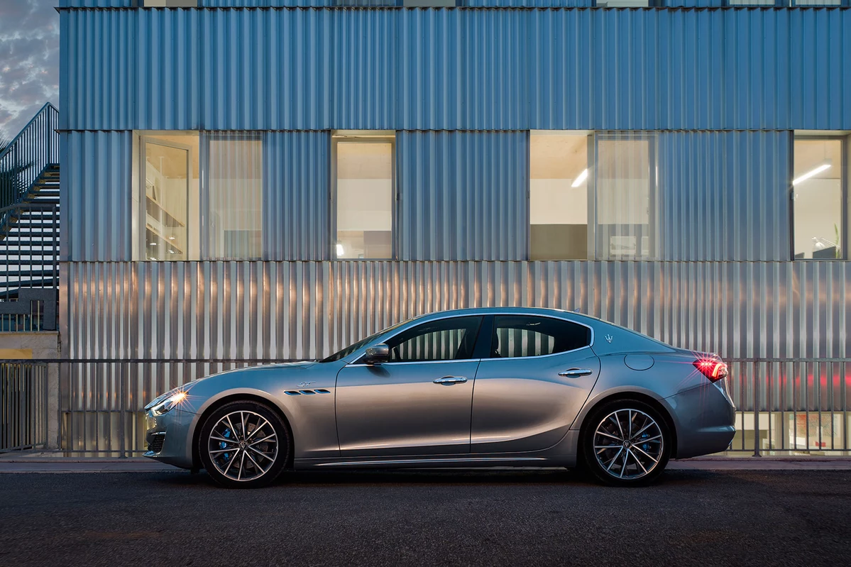 Maserati Ghibli GT L4 330 KM