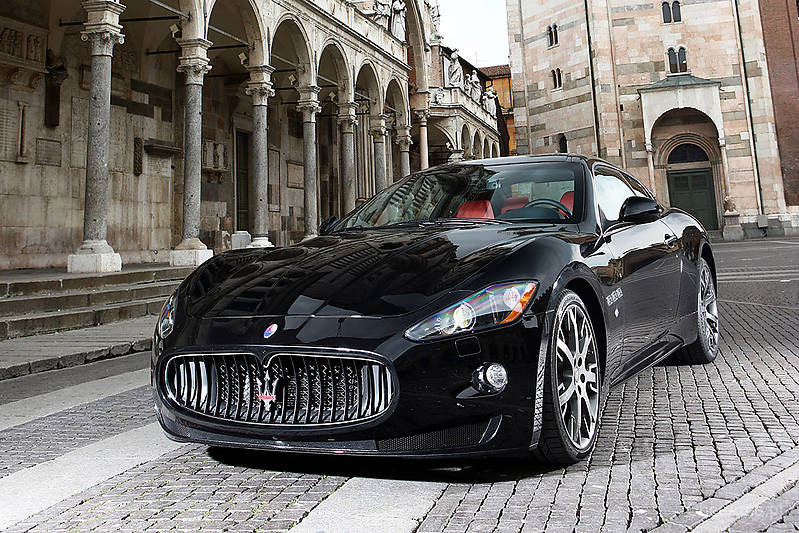 Maserati GranTurismo V8 405 KM