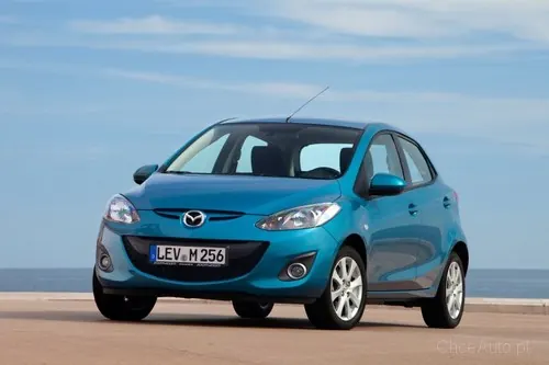 Mazda 2 1.3 75 KM 2010