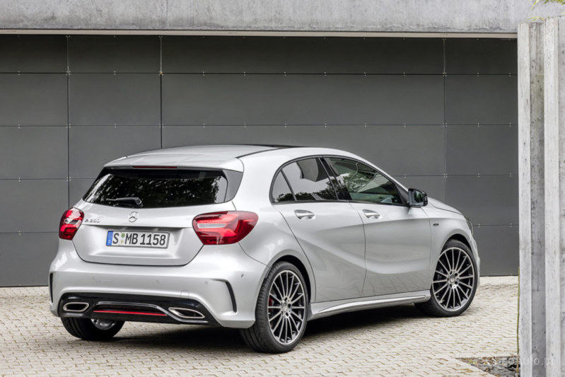 Mercedes - Benz A-klasa W176 FL 220 184 KM