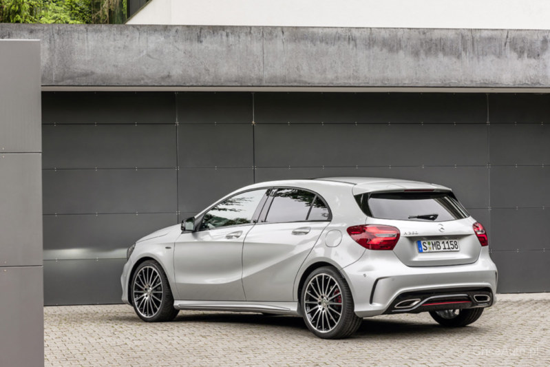 Mercedes - Benz A-klasa W176 FL 220 184 KM