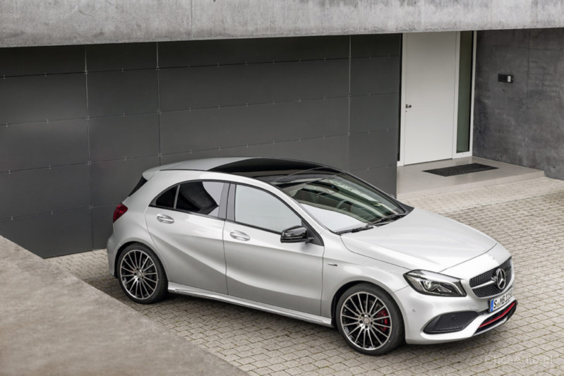 Mercedes - Benz A-klasa W176 FL 250 Sport 218 KM