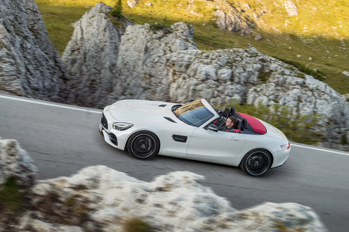 Mercedes-AMG GT  4.0 V8 462 KM 2018