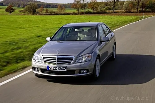 Mercedes - Benz C-klasa 180 156 KM 2013