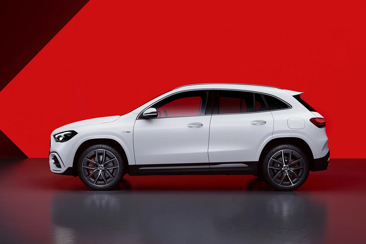 Mercedes - Benz GLA H247 FL 45 S AMG 421 KM