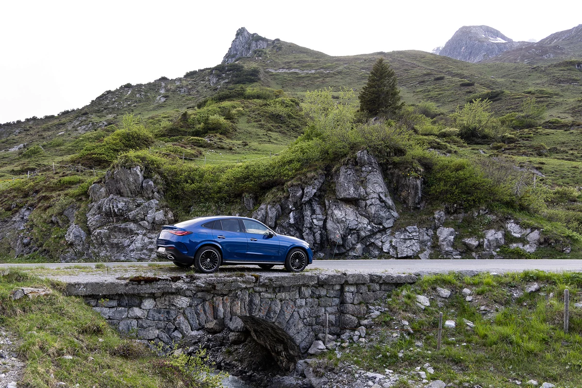 Mercedes - Benz GLC C254 300d 265 KM