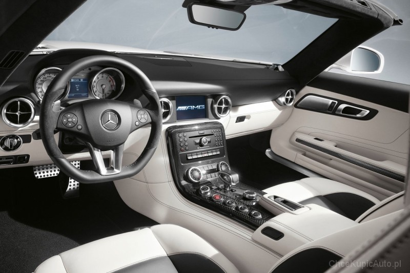 Mercedes - Benz SLS AMG GT 592 KM