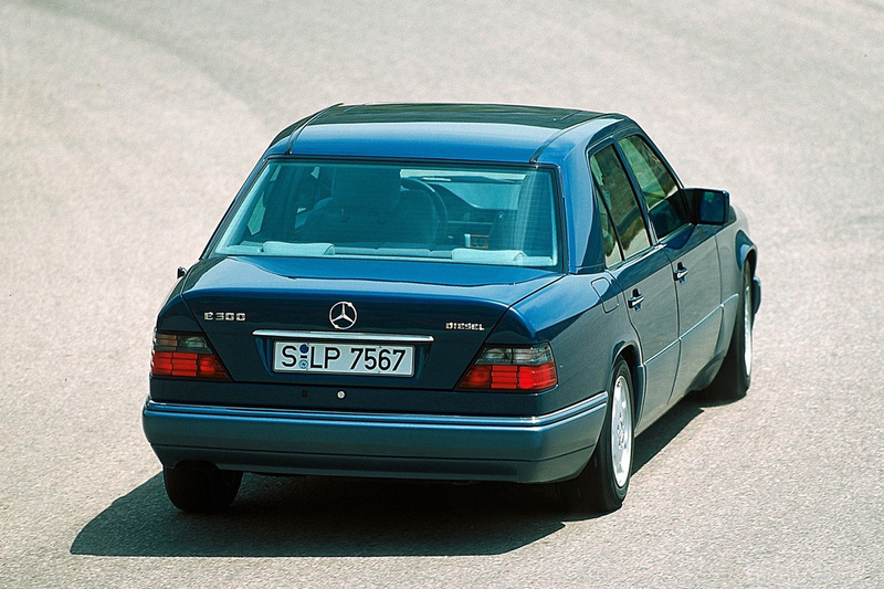 Mercedes - Benz W124 300 D 136 KM