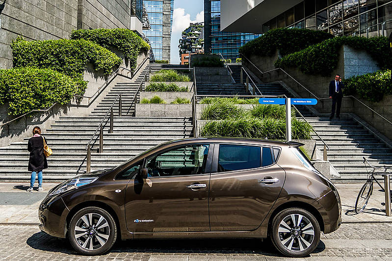 Nissan Leaf I 30kWh 110 KM