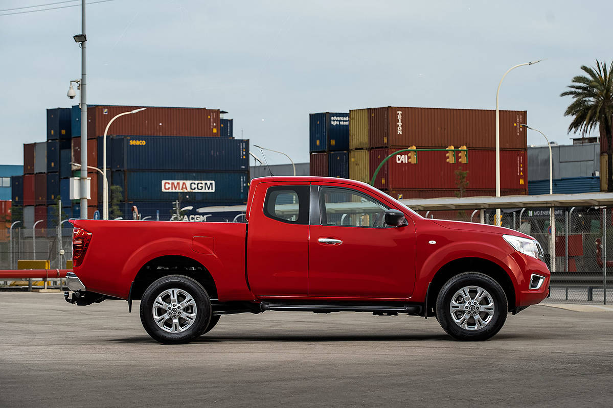 Nissan Navara IV FL 2.3 dCi 190 KM