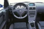 Opel Astra G 2.0 BERTONE 190 KM — zdjęcie 4