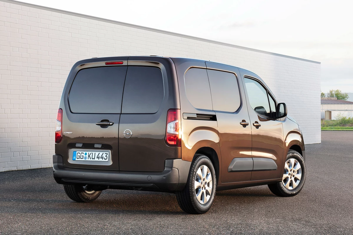 Opel Combo E 3300 1.5 Diesel 131 KM