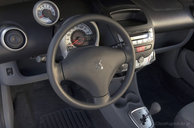 Peugeot 107 1.0 68 KM 2013 hatchback 5dr skrzynia automat