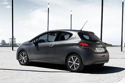 Peugeot 208 1.2 VTi 82 KM 2017