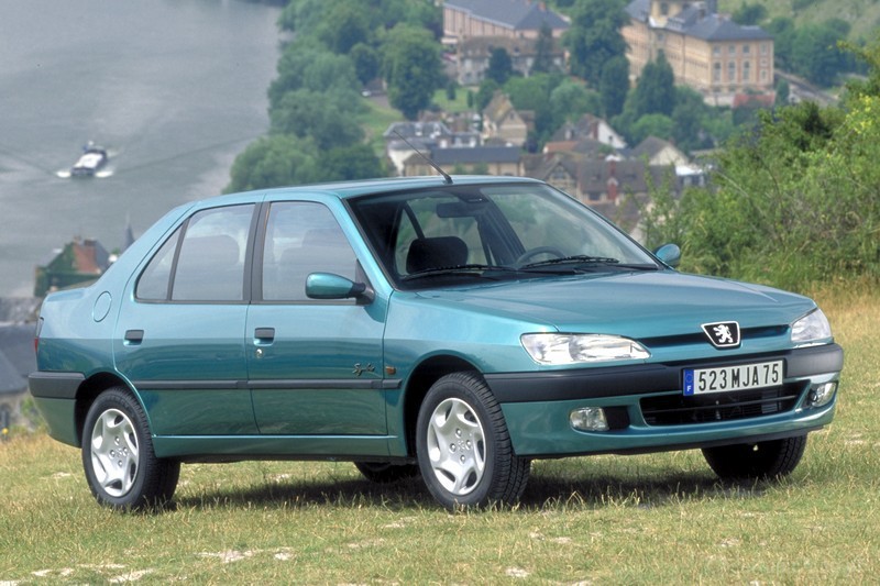 Peugeot 306 1.4 75 KM 1999 sedan skrzynia ręczna napęd