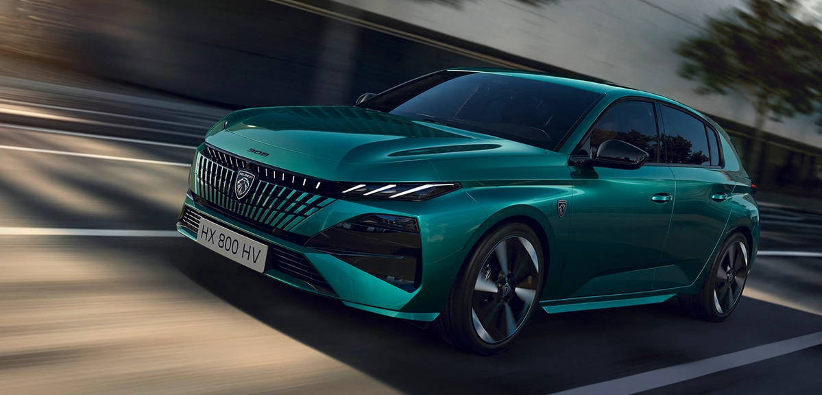 Peugeot 308 III FL 54 kWh 156 KM