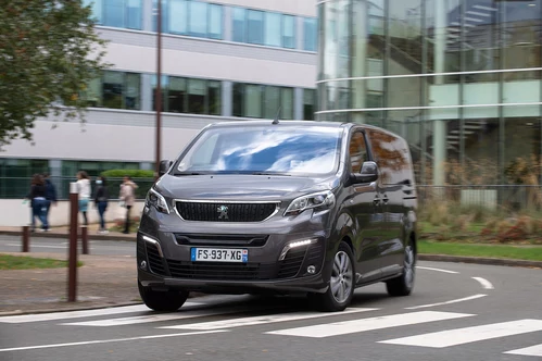 Peugeot Expert 75 kWh 136 KM 2021