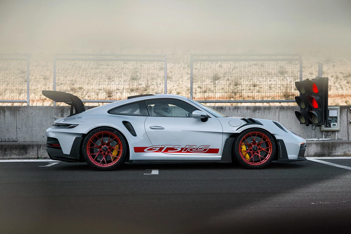 Porsche 911 992 GT3 RS 4.0 525 KM