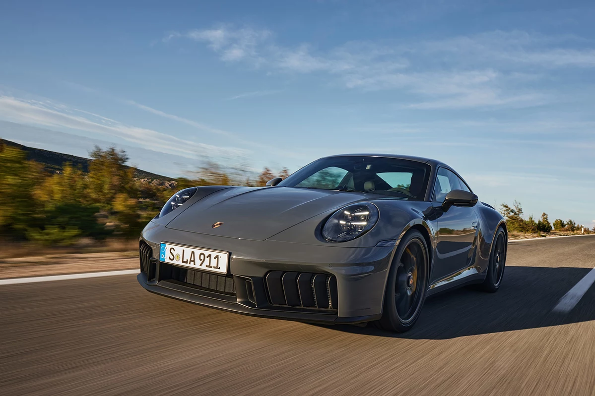 Porsche 911 992 GTS FL T-Hybrid 541 KM