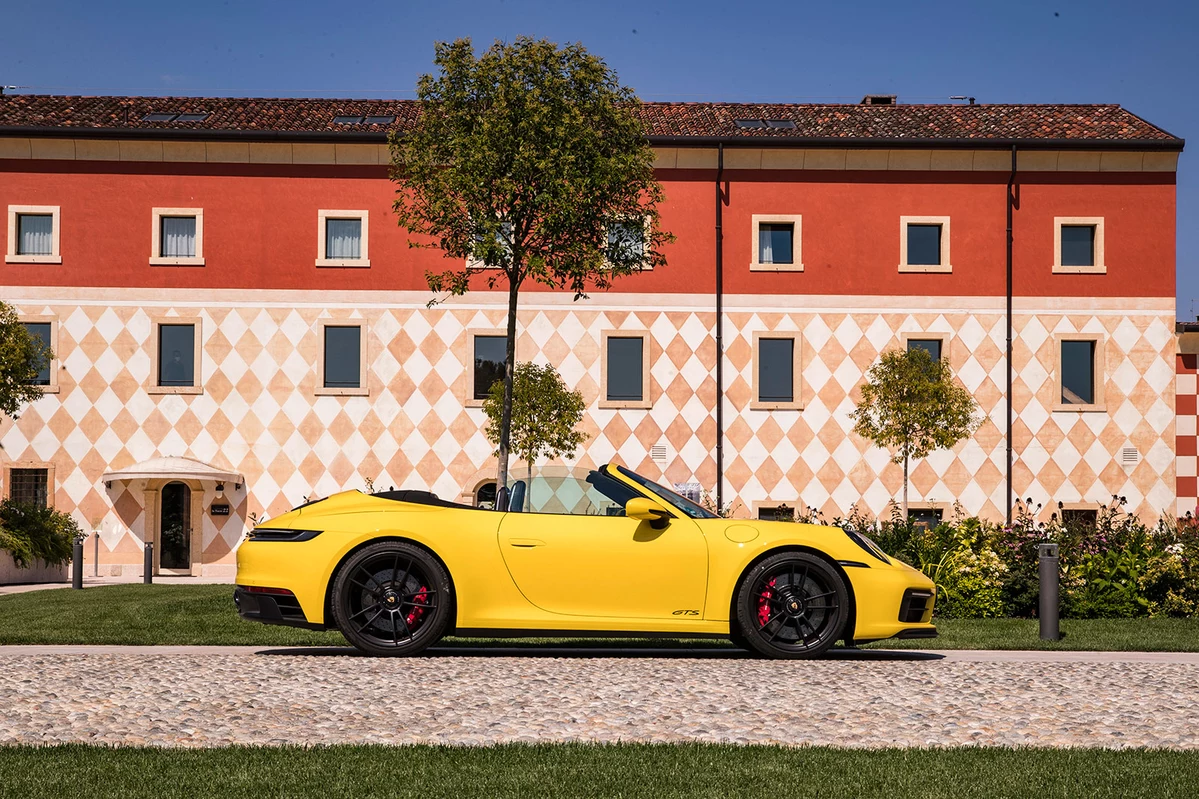 Porsche 911 992 GTS 3.0 480 KM