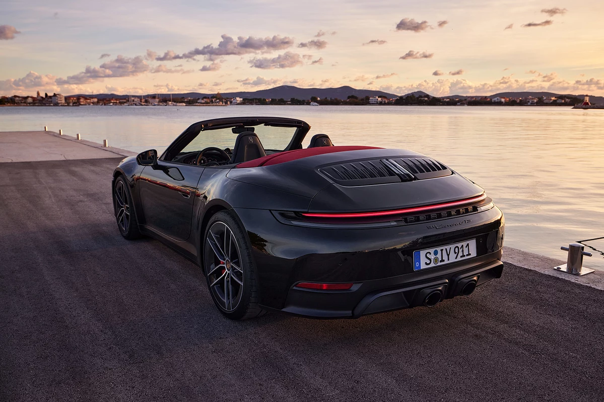 Porsche 911 992 GTS FL T-Hybrid 541 KM