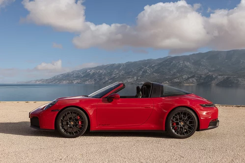 Porsche 911 T-Hybrid 541 KM 2026