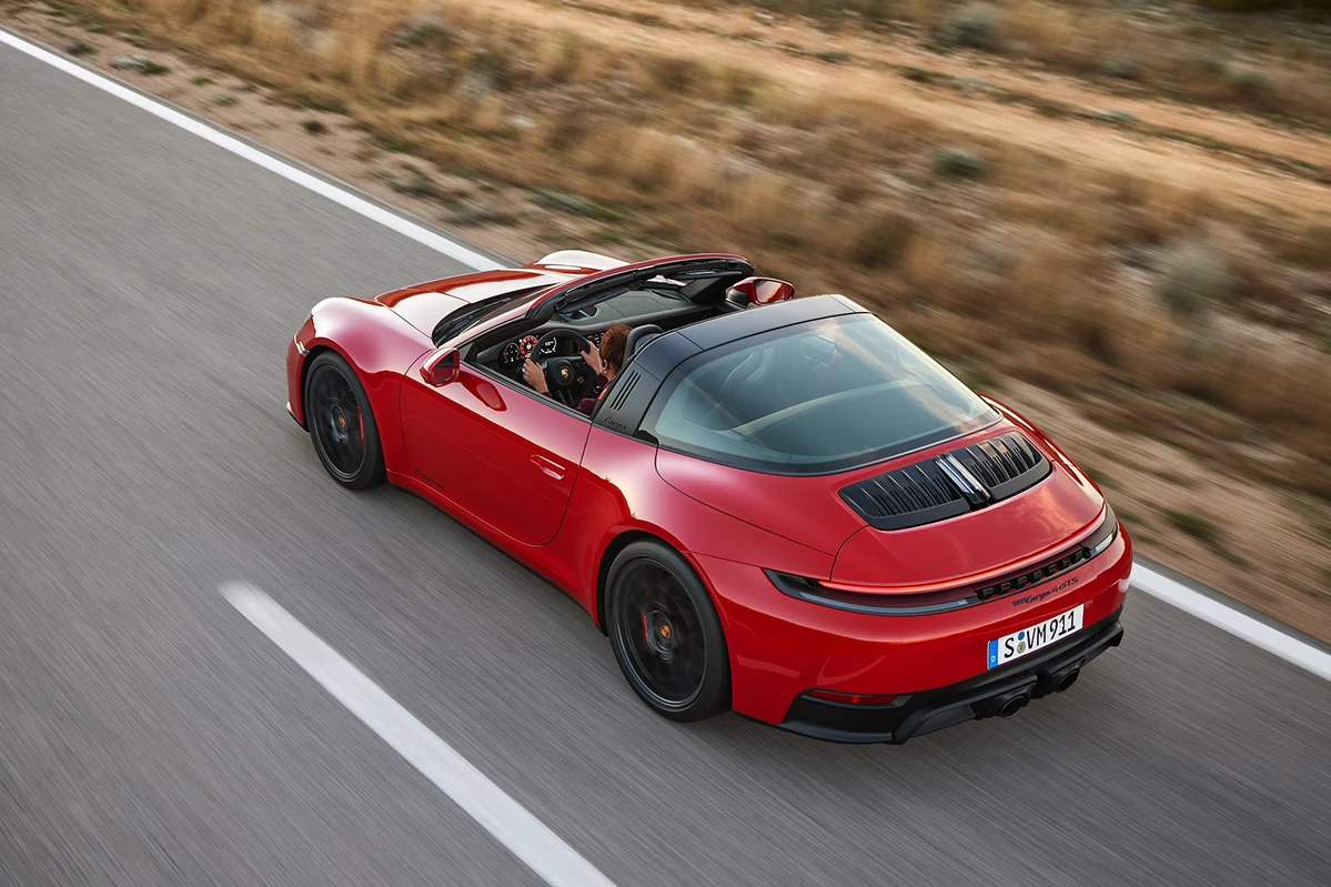 Porsche 911 992 GTS Targa4 FL T-Hybrid 541 KM