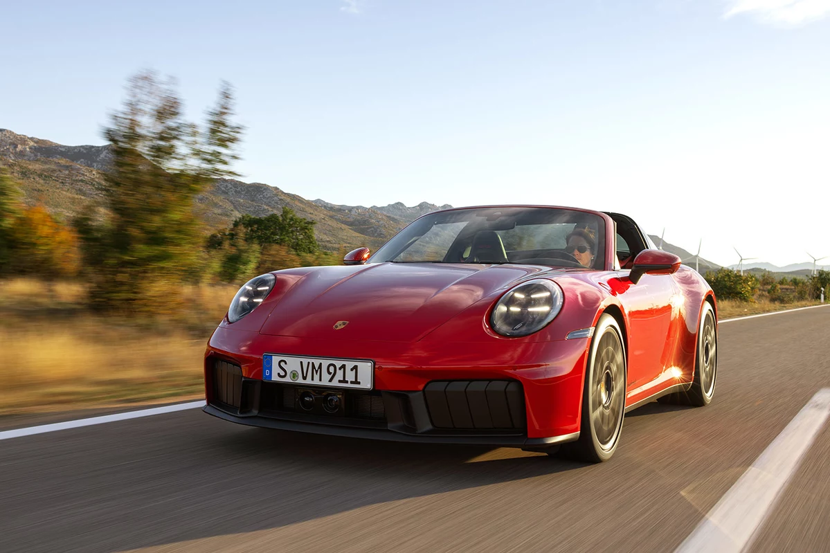 Porsche 911 992 GTS Targa4 FL T-Hybrid 541 KM