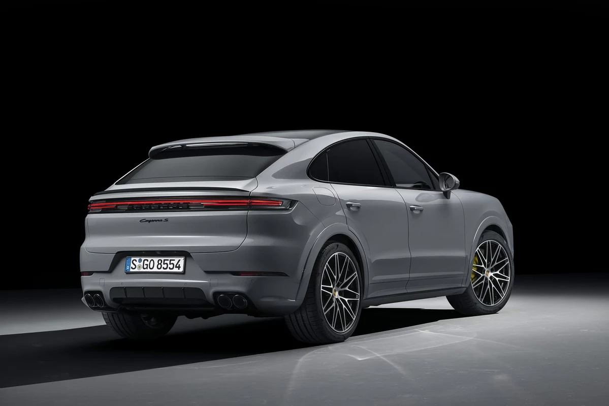 Porsche Cayenne III FL Coupe E-Hybrid 470 KM