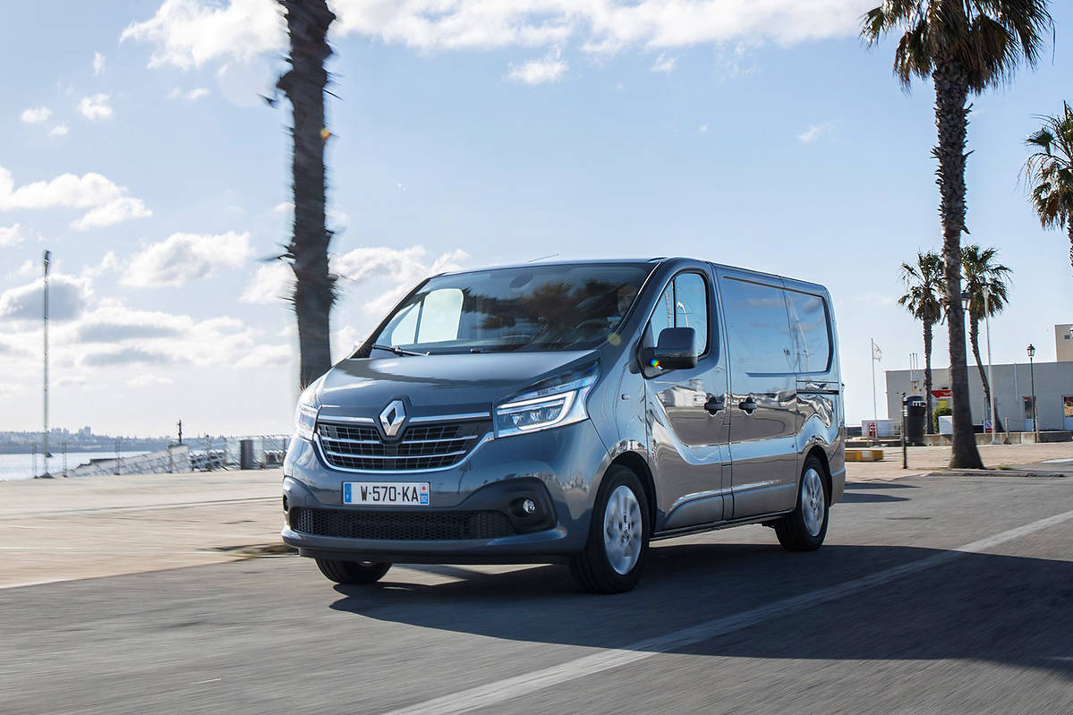 Renault Trafic III FL 2.0 dCi 110 KM