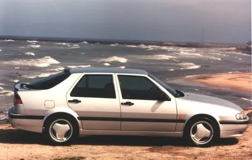 Saab 9000 2.0 T 150 KM 1995