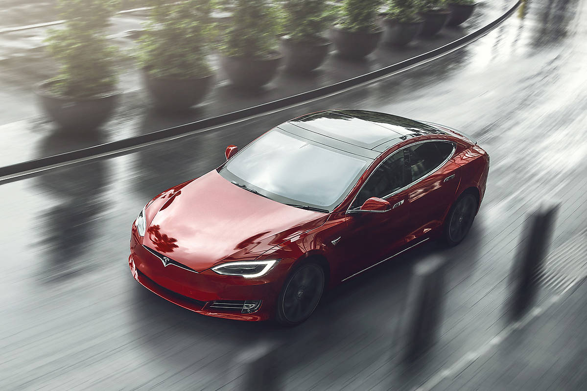 Tesla Model S 90D 518 KM