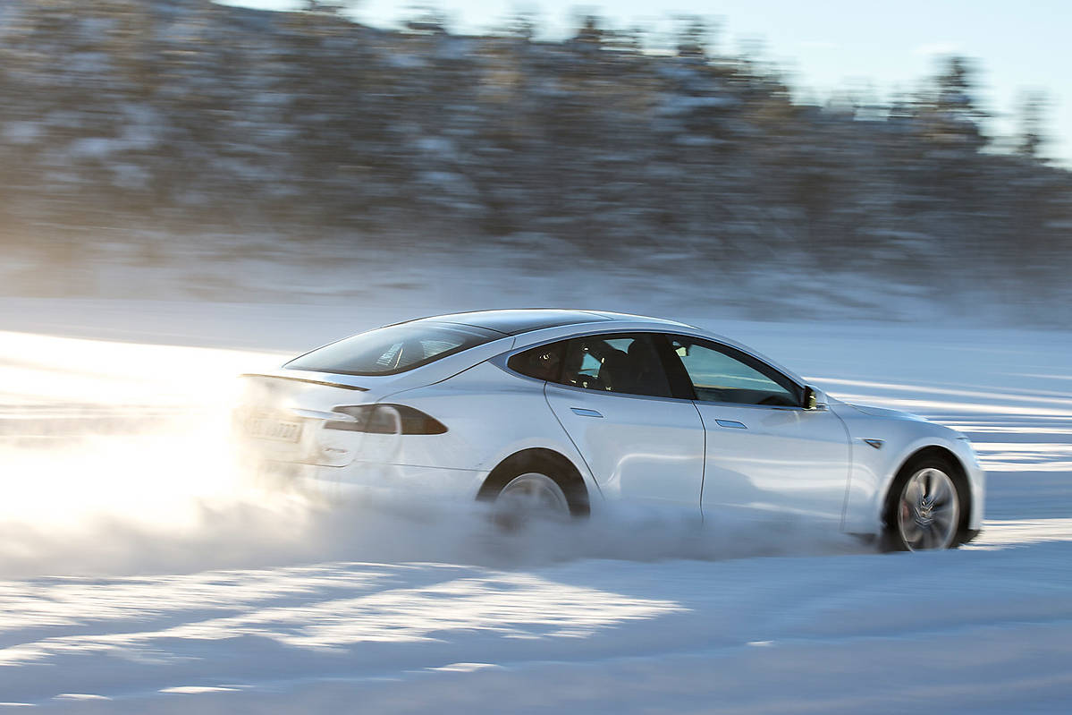 Tesla Model S 75D 518 KM