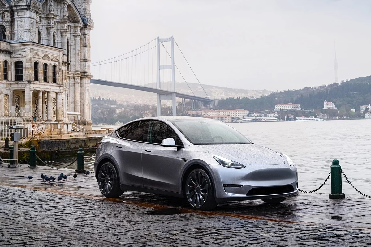 Tesla Model Y 62 kWh 299 KM