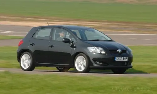 Toyota Auris 1.4 D-4D 90 KM 2012