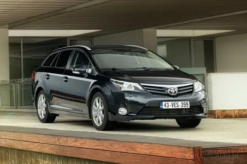 Toyota Avensis 2.2 D-4D 177 KM 2013