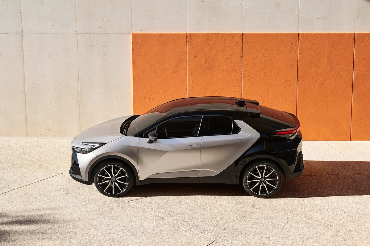 Toyota C-HR II 2.0 Plug-In Hybrid 223 KM