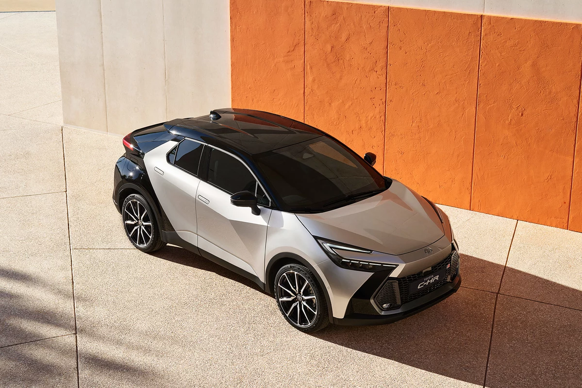 Toyota C-HR II 2.0 Plug-In Hybrid 223 KM