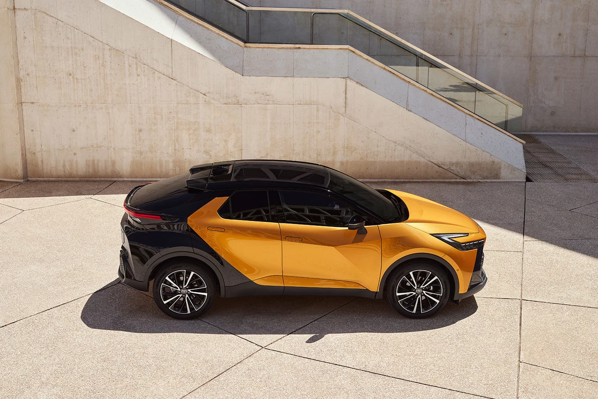 Toyota C-HR II 2.0 Plug-In Hybrid 223 KM